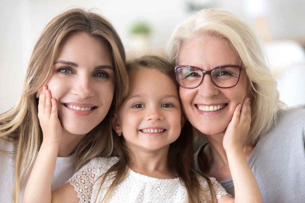 Drie generaties vrouwen naast elkaar
